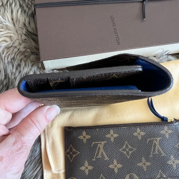Sarah Louis Vuitton wallet. - Picture 7 of 8